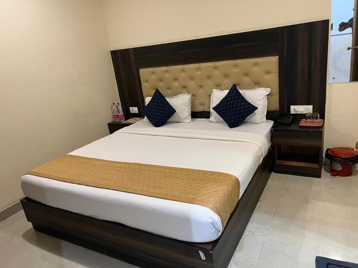 Hotel Ivy Plaza Luxury Neu-Delhi Exterior foto