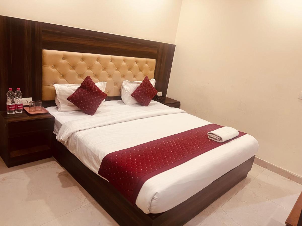 Hotel Ivy Plaza Luxury Neu-Delhi Exterior foto