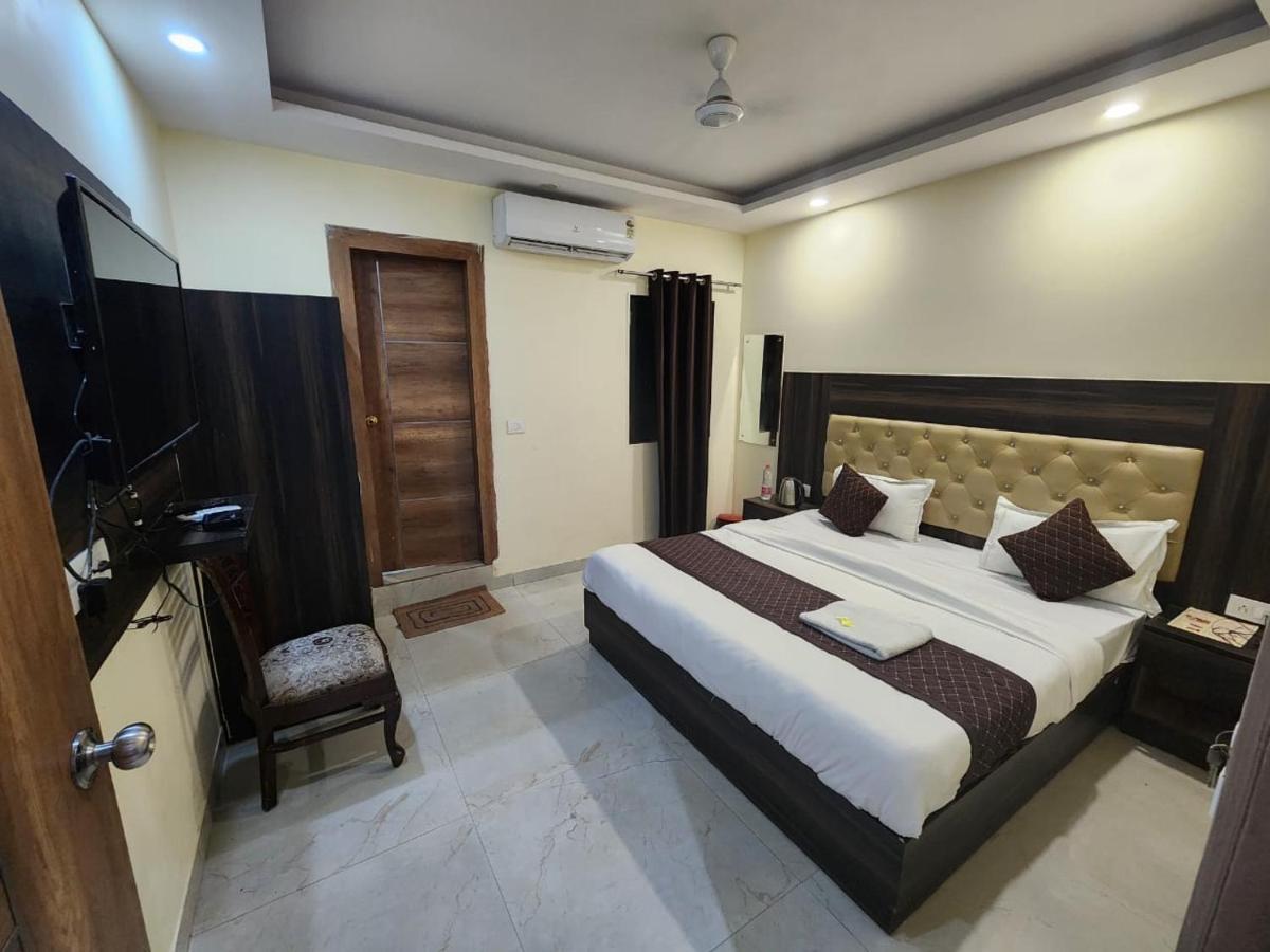 Hotel Ivy Plaza Luxury Neu-Delhi Exterior foto