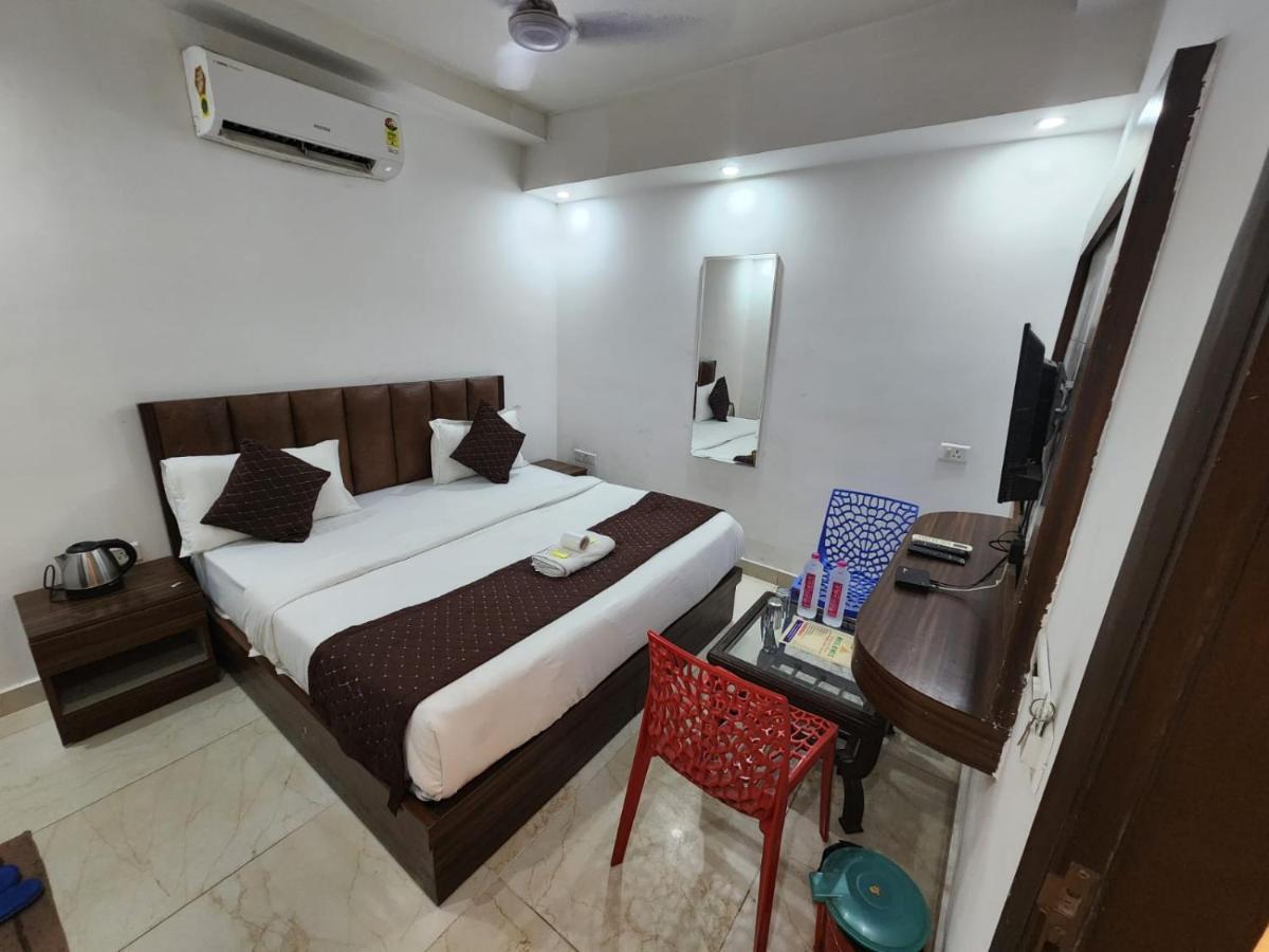 Hotel Ivy Plaza Luxury Neu-Delhi Exterior foto