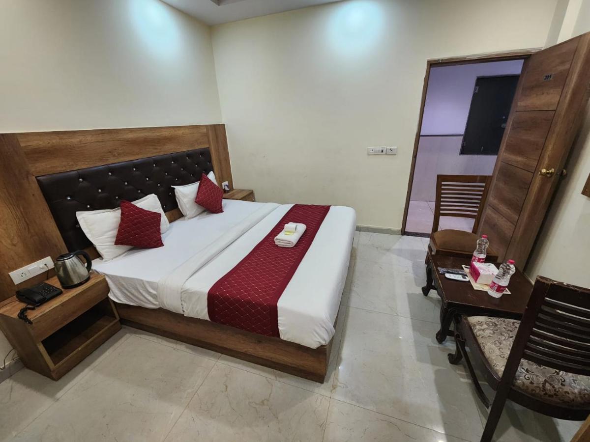 Hotel Ivy Plaza Luxury Neu-Delhi Exterior foto