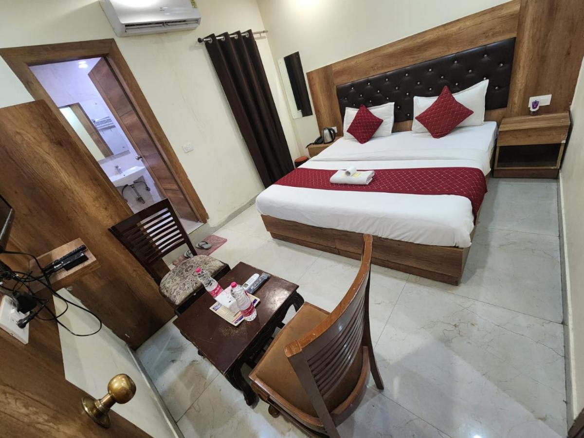 Hotel Ivy Plaza Luxury Neu-Delhi Exterior foto