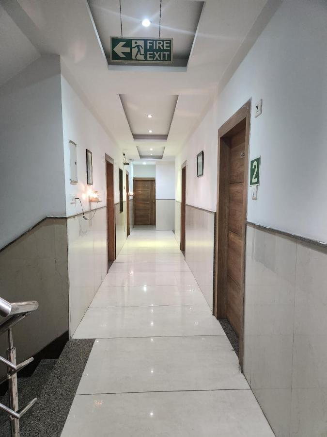 Hotel Ivy Plaza Luxury Neu-Delhi Exterior foto