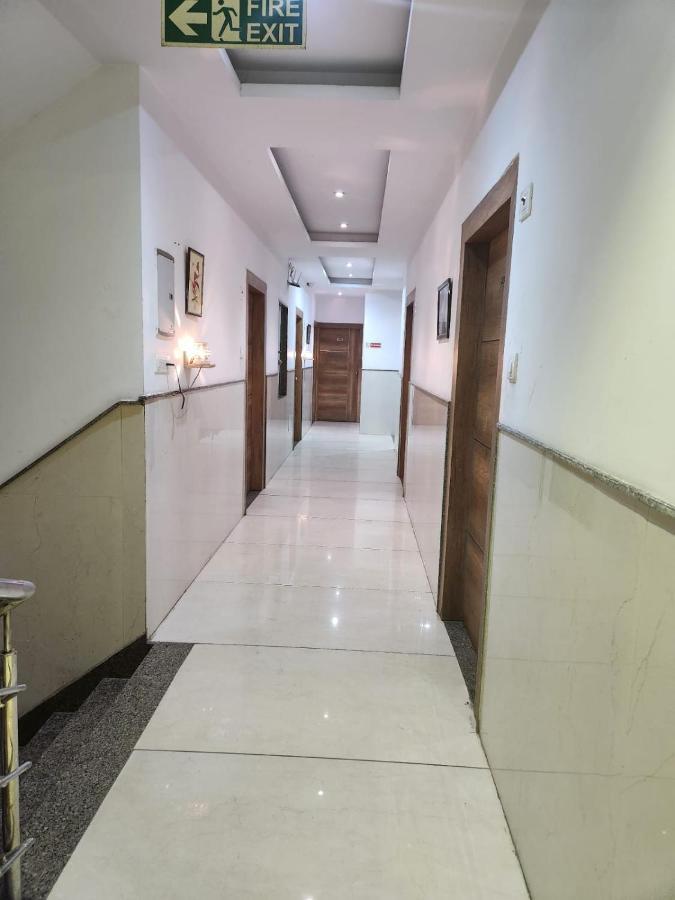 Hotel Ivy Plaza Luxury Neu-Delhi Exterior foto