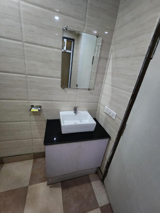 Hotel Ivy Plaza Luxury Neu-Delhi Exterior foto
